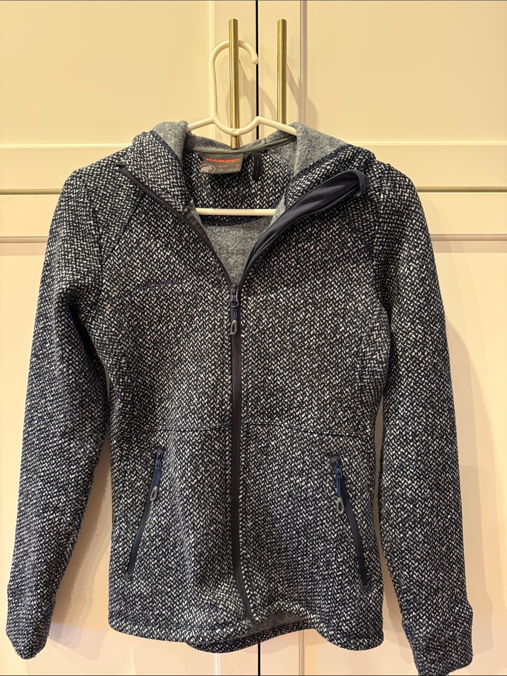 Mammut Navy and White Patterned Fleece-Lined Hoodie XS